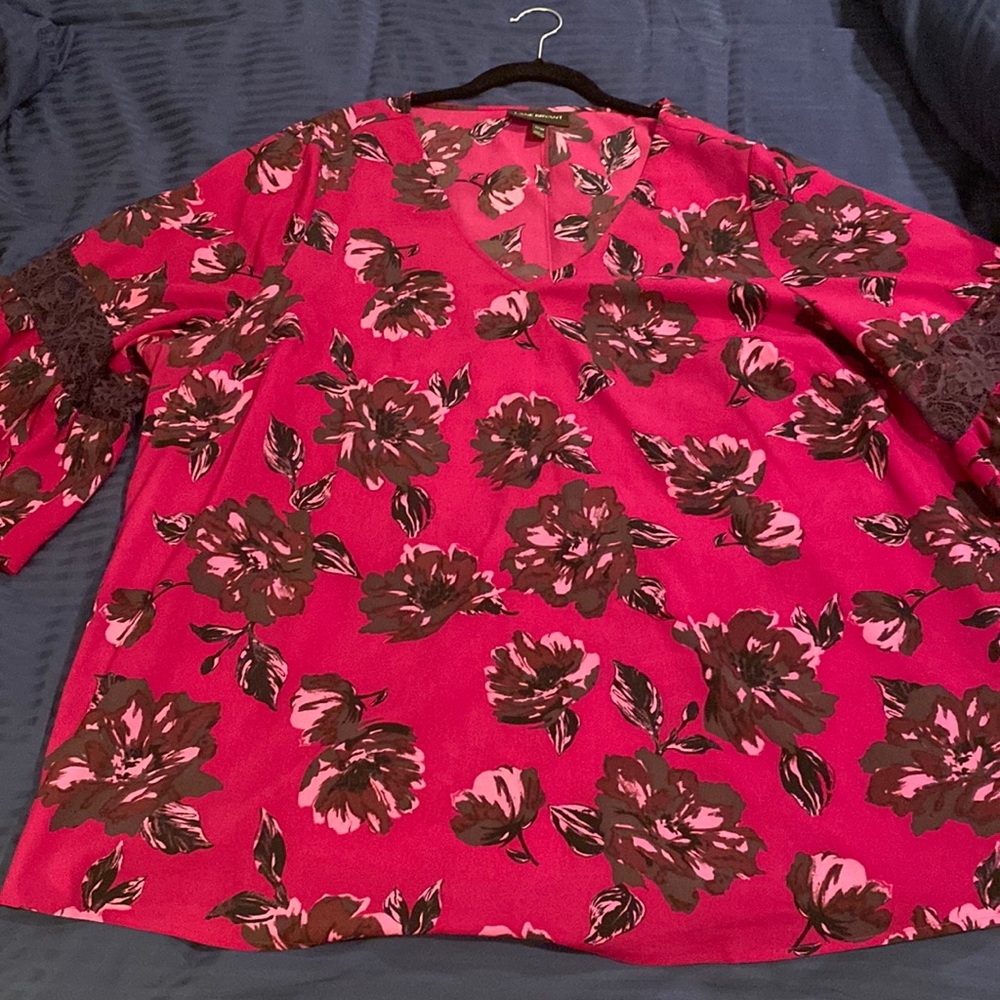 Gorgeous floral blouse! Bell sleeves with lace.